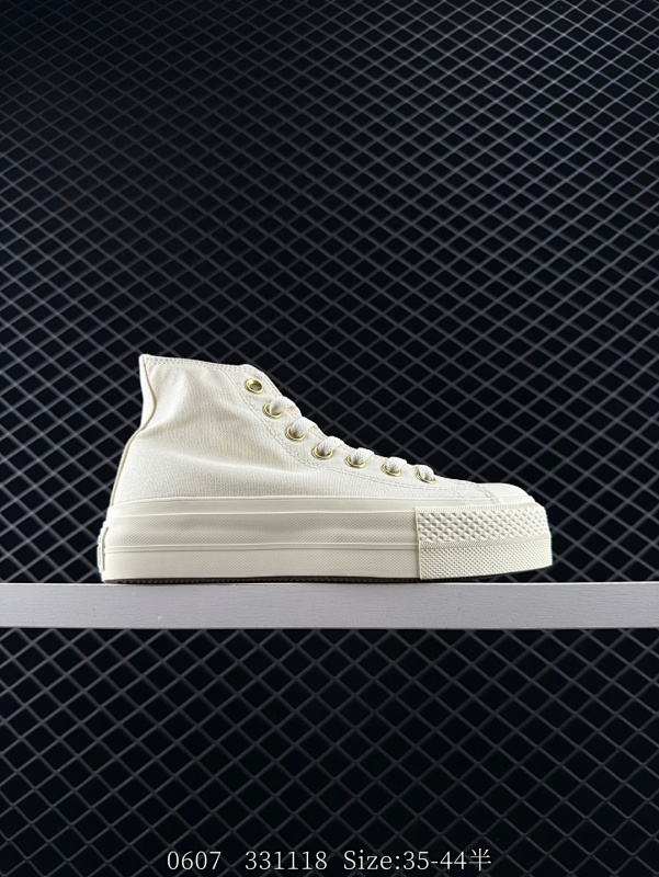 90 Converse Chuck All Star 白金 高帮男女同款帆布鞋，内增高鞋型，白色搭配金属鞋带孔更有质感啦！ 货号：A03719C SIZE：35-44【带半码】 编码：331118 全