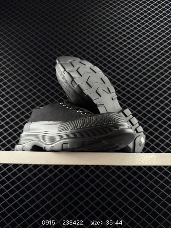 110 意大利高奢品牌亚历山大·麦昆Alexander McQueen sole sneakers低帮时装厚底休闲运动半拖 小白鞋 帆布材质 原盒  Size:35-44 编码：233422  详情