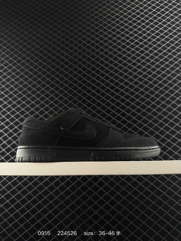 130 耐克Nike SB Dunk Low SB 系列扣篮系列复古低帮休闲运动滑板板鞋。采用脚感柔软舒适ZoomAir气垫，有效吸 收滑板等极限运动在落地时带来的冲击力，为街头运动者们提供更好的保护