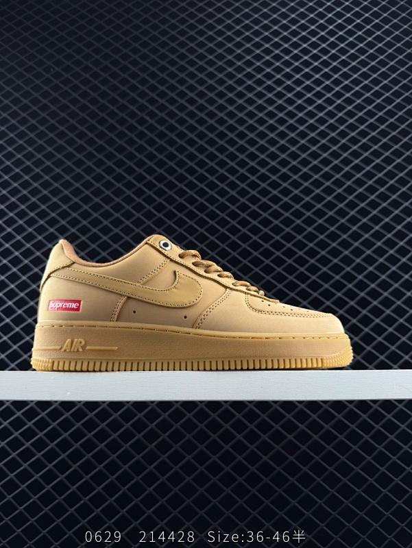 140 真标✅耐克Nike AIR FORCE 1’07空军一号低帮百搭休闲运动板鞋。柔软、弹性十足的缓震性能和出色的中底设计，横跨复古与现代的外型结合，造就出风靡全球三十多年的Force 1。 货号