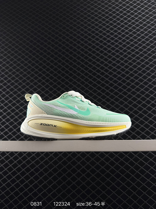 120 NIKE VOMERO 18耐克超弹轻盈跑步鞋  #鞋款搭载 Flyknit 材料 打造出众弹性 易于穿脱。采用React技术 轻盈耐穿泡绵打造,铸就出众回弹的顺畅迈步体验。结合内置碳纤维板,