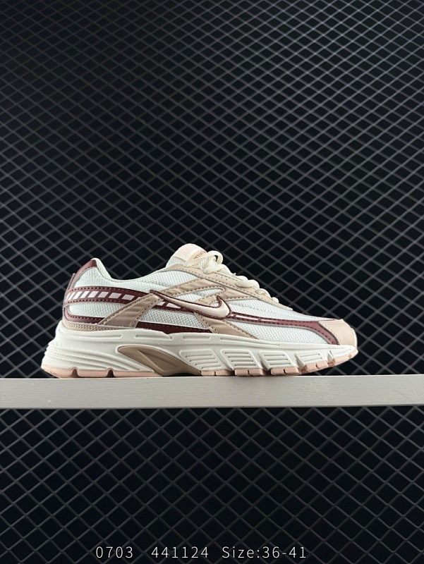 120 ✅Nike WMNS NIKE INITIAOR 复古单品 专为实现舒适畅跑而打造，Nike lnitiator跑步鞋采用透气鞋面，巧搭轻量中底，提供轻盈减震防护效果动态支撑减震防滑耐磨透气