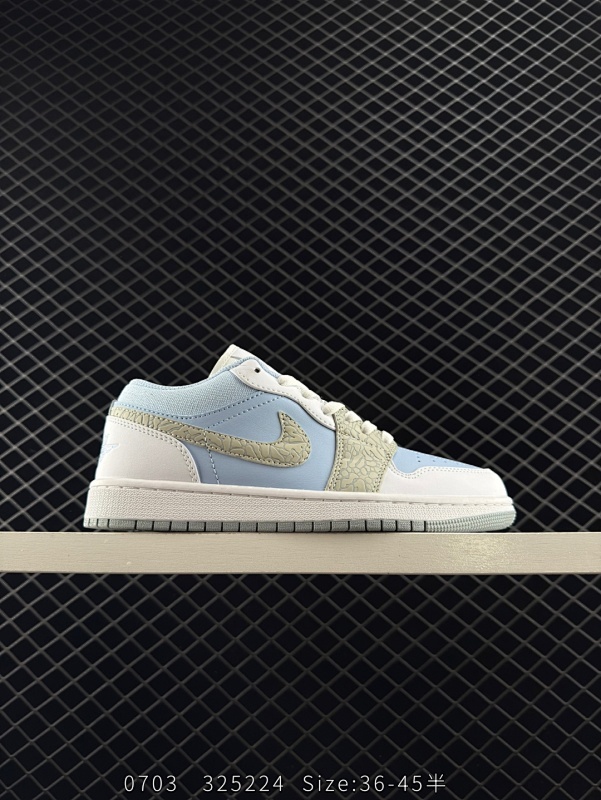 120 Air Jordan 1 Low 低帮 白蓝爆裂纹 AJ1 乔丹1代 aj1 乔1 低邦 白蓝 乔丹篮球鞋系列 整双鞋以白色和蓝色呈现，搭配上细腻皮革的加持，让视觉效果十分简约却不失高级；鞋舌