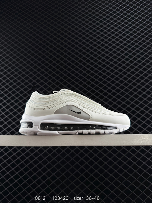 100 耐克Nike Wmns Air Max 97  复古气垫百搭休闲运动慢跑鞋。 作为Nike最具代表性的鞋款之一，诞生于1997年的 Air max 97开创了全掌大容量 Nike Aire的先