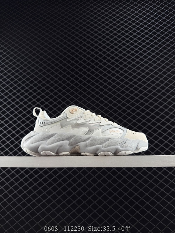 150 FILA FUSION斐乐 T12W145107FSS秋季新品街头运动休闲鞋！ 货号：F12W531101FGC 尺码：35.5-40带半码 编码：112230  详情       ¥ 150