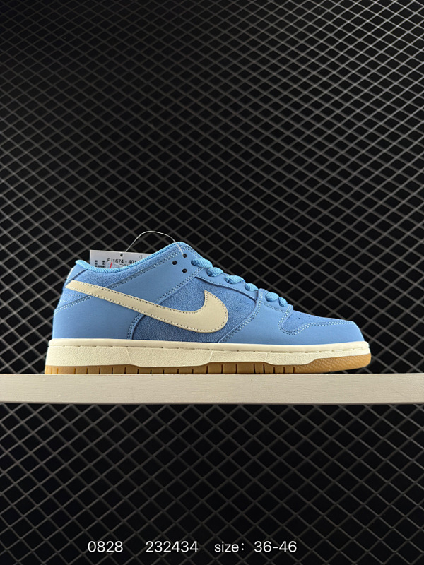 170 耐克Nike Dunk Low 板鞋 SB系列经典百搭休闲运动板鞋加厚鞋舌的填充，使舒适性大大提升，同时也更方便穿脱中底部分则加入了脚感柔软舒适ZoomAir气垫，有效吸收滑板等极限运动在落地