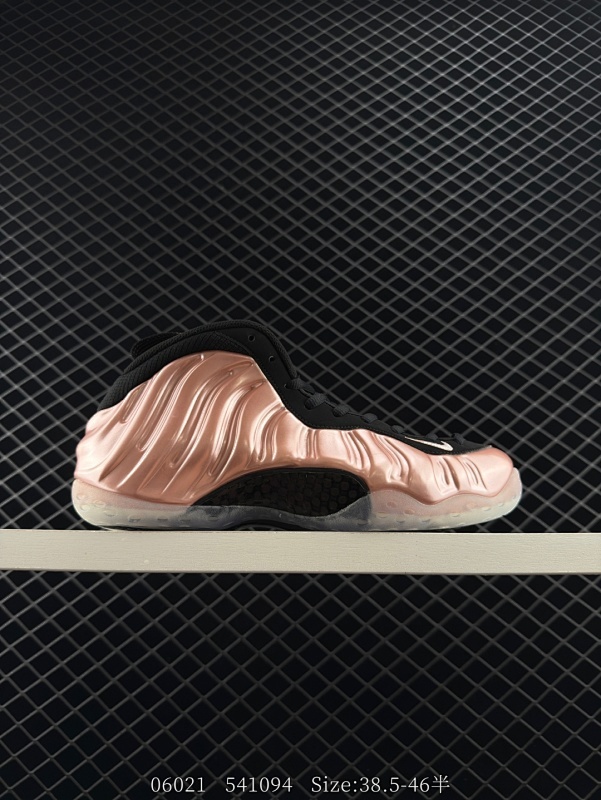 470 Air Foamposite One “Rust Pink”新粉喷  与粉喷完全不同的气质，并没有走粉喷的亮骚路线，而是以华贵气质十足的奢华装扮呈现，在街头的出镜依然吸睛力爆棚！ 货号：314