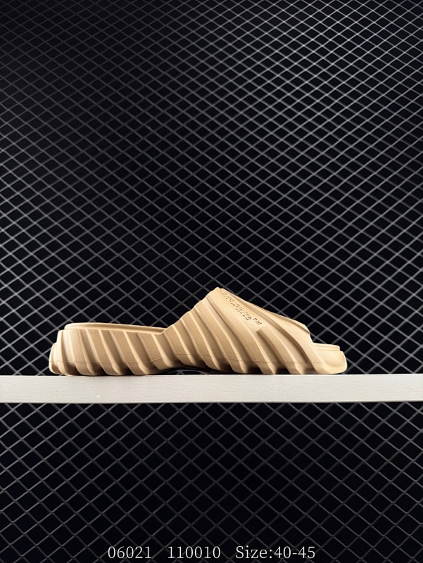 50 拖鞋Off-White™解构风定制，耐克Nike 低帮休闲一字拖鞋采用软质荔枝纹牛剖皮革鞋面材质#鞋垫嵌入缓震EVA物料及缜密拉帮中底布#耐磨橡胶大底❗ 货号：Off-White 尺码：40-4