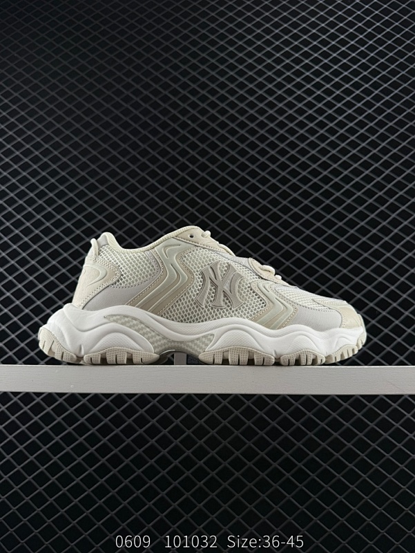 160 公司级✅MLB CARGO CHUNKY 纽约洋基队 时尚百搭休闲运动潮流 防滑耐磨 低帮 老爹鞋 货号：3ASHW075N（GP018） 尺码：36-45 编码：101032 全文  详情