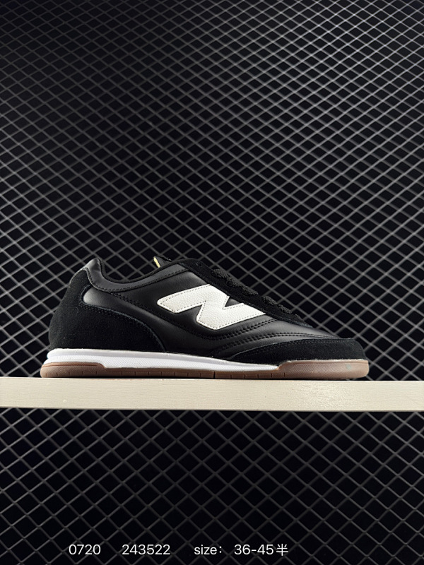 110 NEW BALANCE 42 新百伦 小红书爆款 新款百搭休闲款运动板鞋 透气轻质系带轻便慢跑鞋，NEW BALANCE 是世界四大休闲鞋类品牌之一，旗下鞋款具有重量轻、材质柔软灵活、穿着舒适