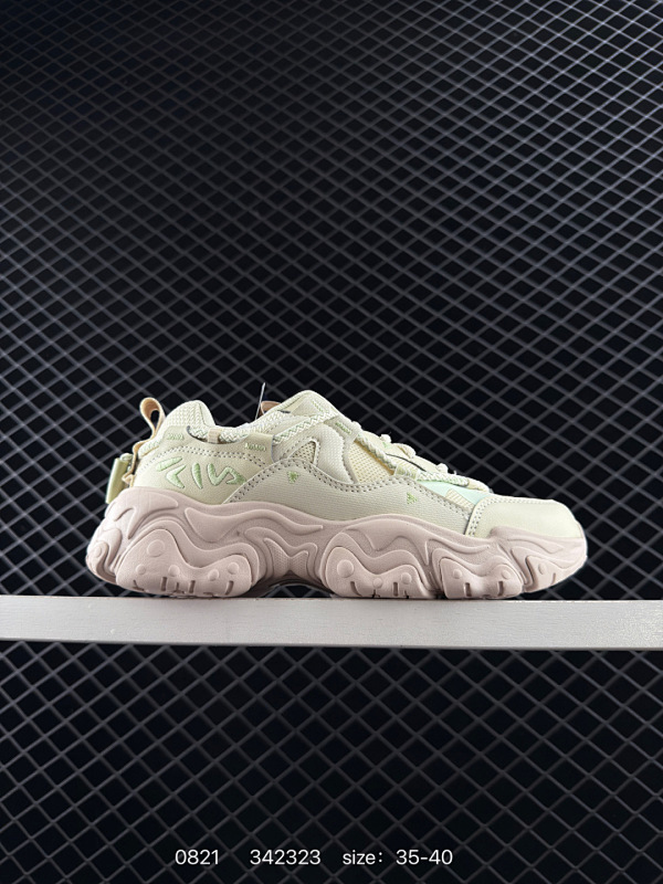 115 ✅FILA斐乐 PEASE 豌豆鞋 时尚舒适百搭 防滑耐磨 低帮生活休闲鞋 鞋面设计理念源自于历史篮球鞋款 SMASH 从其复古鞋面提炼元素 结合板鞋鞋底做现代拼接的混搭风格设计 鞋侧身的