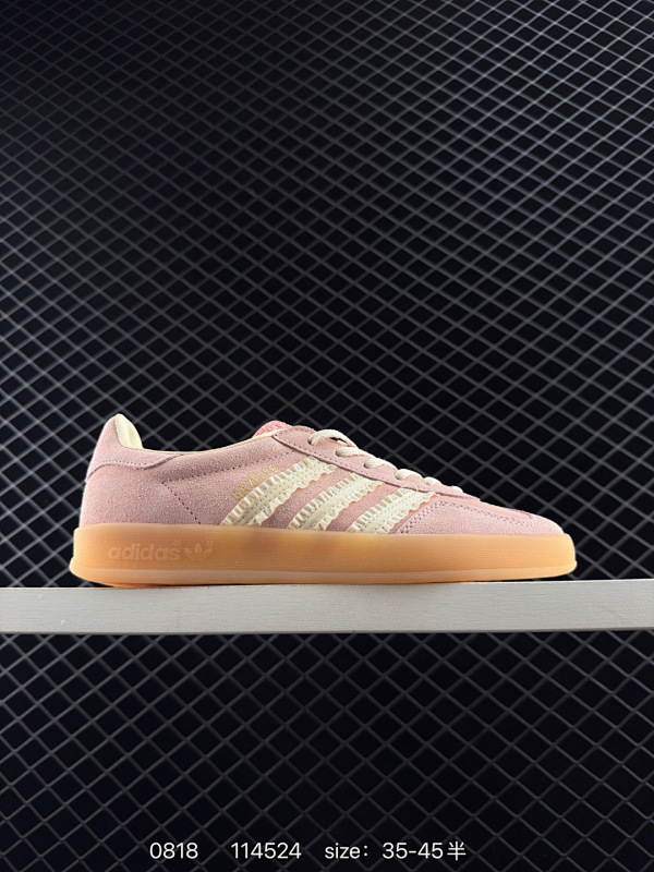 120 阿迪达斯Adidas Originals Gazelle INdoor 三叶草休闲防滑耐磨低帮板鞋鞋头出色设计 塑就出众贴合感稳固的后跟贴合足部曲线设计软弹舒适 不易磨脚橡胶鞋底配合防滑纹路设