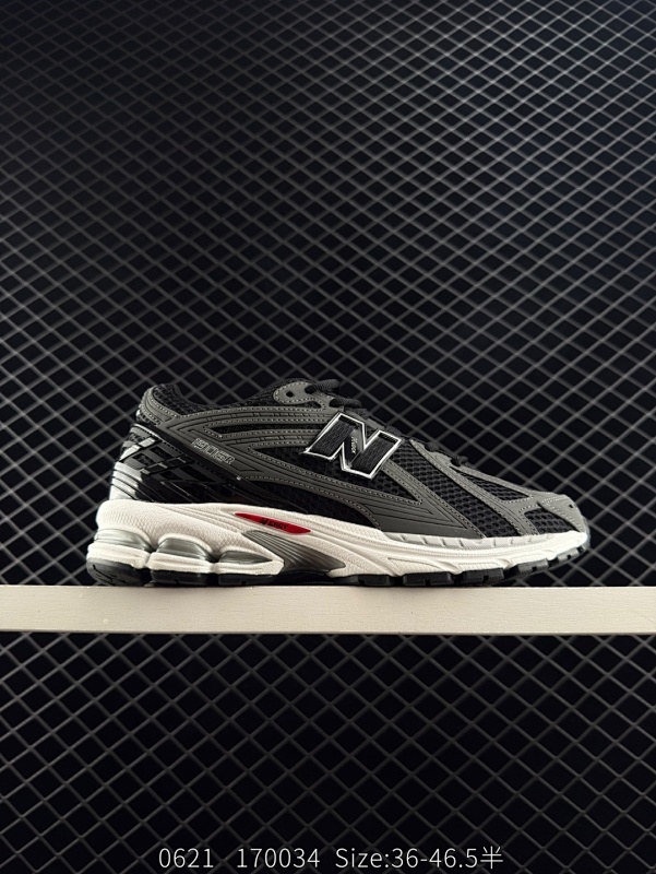 170 公司级✅New Balance M1906系列 复古单品宝藏老爹鞋款 公司级 复古元素叠加 质感超级棒 楦版型材料细节做工精细 作为NB最经典的档案鞋型之一 与2002一样，1906有着NB最
