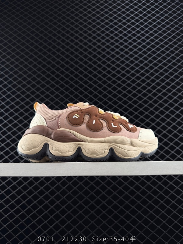 150 ✅FILA斐乐 PEASE 豌豆鞋 时尚舒适百搭 防滑耐磨 低帮生活休闲鞋 鞋面设计理念源自于历史篮球鞋款 SMASH 从其复古鞋面提炼元素 结合板鞋鞋底做现代拼接的混搭风格设计 鞋侧身的TP