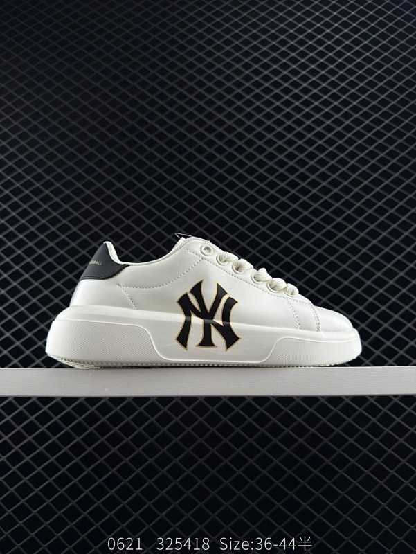 90 ✅MLB韩国F&F旗下运动品牌 采用优质轻量克重纤维移膜皮革及透气网面鞋面材质，全新独立4cm厘米外增高轻质发泡大底❗️爆火女神显高显腿长款Korea韩国2021Fw限定洛杉矶道奇队限定