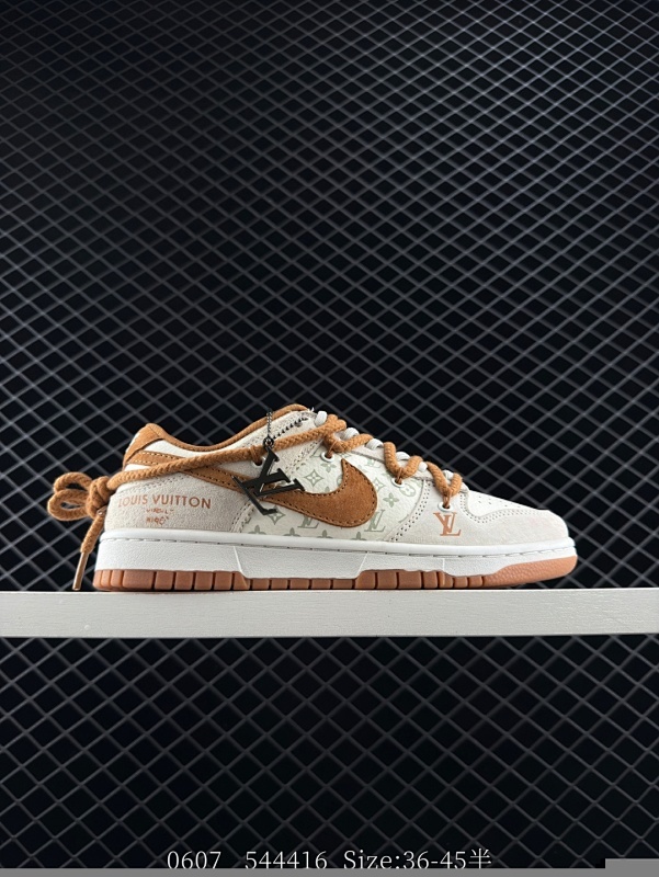 80 SB Dunk Low x LV绑带联名 性价比天花板 极力推荐 原装头层材料 独家版型蒸餾加工 帶來的是更好的视觉和脚感体验 大厂纯原品质出货 清洁度 电绣工艺  皮料切割干净无任何毛边 细节