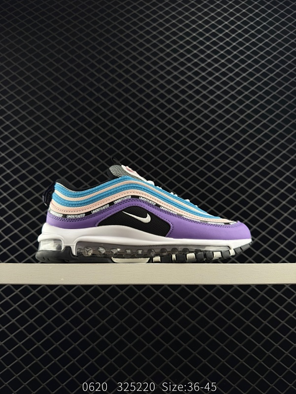100 Nike Air Max 97 子弹 Nike Air Max 97 SE男女子运动鞋以新颖配色革新90年代末人气鞋款。元年款设计线条，灵感源自依然服役的高速子弹头列车。该款必备运动鞋搭配Ma