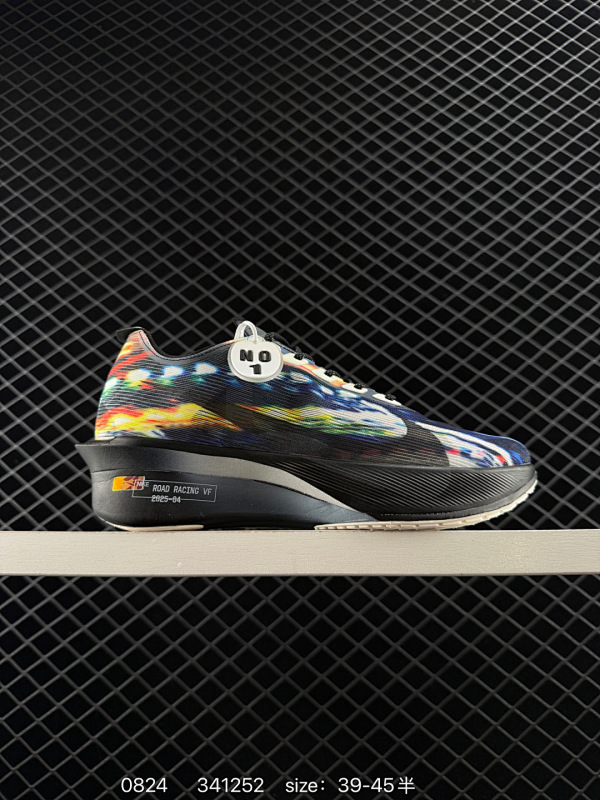 260 NK Air Zoom Alphafly NEXT% 4 2024全新马拉松超级跑鞋 有史以来最轻盈、测试次数最多的NK Alphafly 经过精英马拉松运动员的测试验证 并搭载Air Zoo