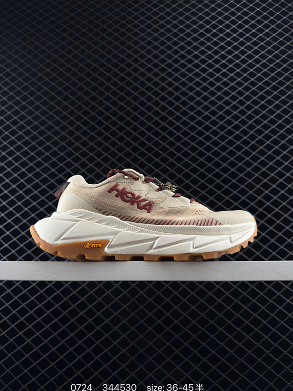 150 HOKA/霍卡 原楦开发纸版楦型，采用柔软网织呼吸材料鞋面材质，搭载轻量化全掌双密度超临界EVA材料发泡中底,脚感更软弹，外置防滑耐磨橡胶底片❗️升级全掌超临界中底界，美国新兴跑鞋品牌Hoka