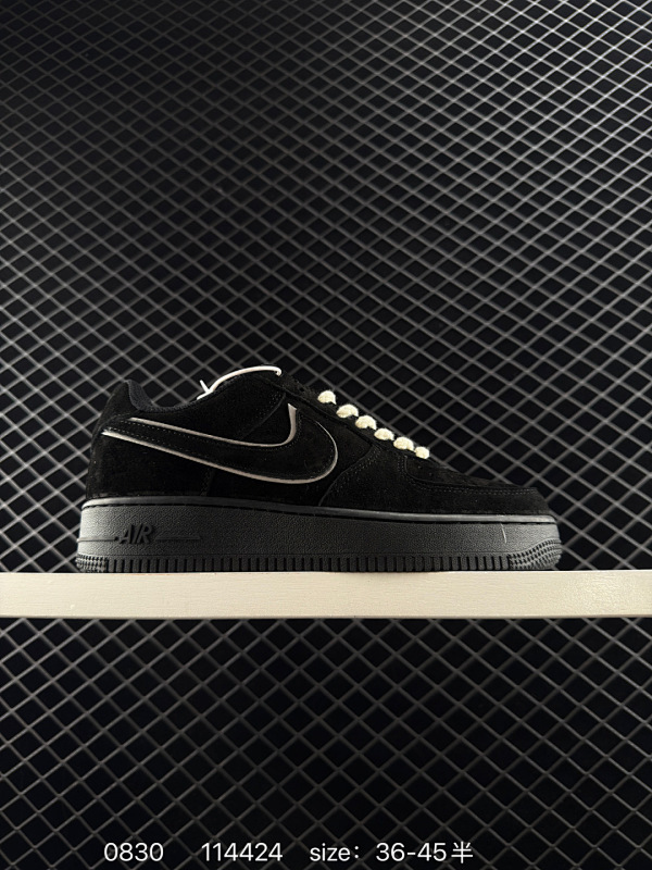 120 特价✅ Nike Air Force 1 “白黑勾” 空军一号低帮运动休闲板鞋 官原楦头原纸板 打造纯正空军版型#专注外贸渠道 全掌内置蜂窝气垫 #原盒配件 原厂中底钢印、拉帮完美  货号：F