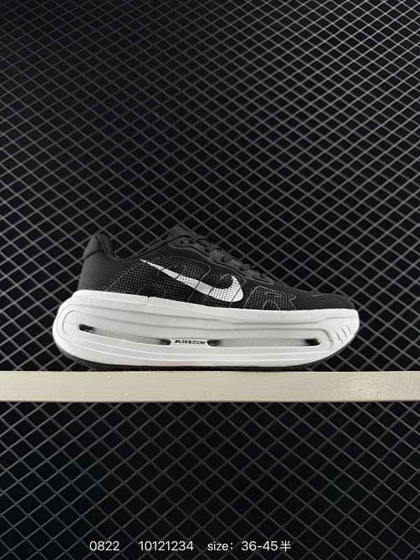 170 公司级✅Nike VOMERO PREMIUM 耐克 舒适减震防滑 低帮跑步鞋 全掌ReactX泡绵中底 前掌和后跟还配备了Air Zoom气垫单元 据说跑起来更快更舒适哦 这次最大的升级点