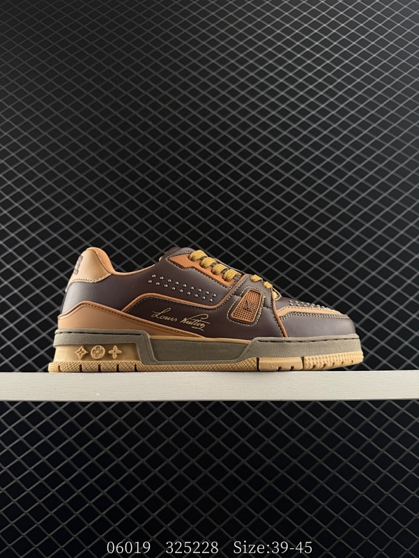 140 Louis Vuitton/路易威登 广东原产，采用皮革鞋面材质，，内里全小羊皮打造及去味海玻璃脚垫，外置耐磨橡胶大底❗全新LV路易威登Louis Vuitton Remarque Low经典