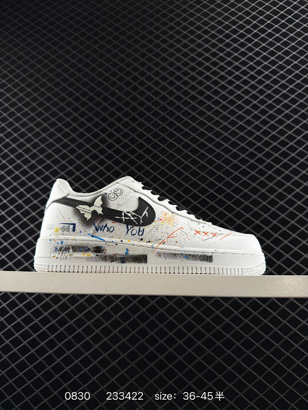 110 耐克Nike Air Force 1 Low 空军一号低帮百搭休闲运动板鞋 柔软、弹性十足的缓震性能和出色的中底设计，横跨复古与现代的外型结合，造就出风靡全球三十多年的Force 1，直到今天