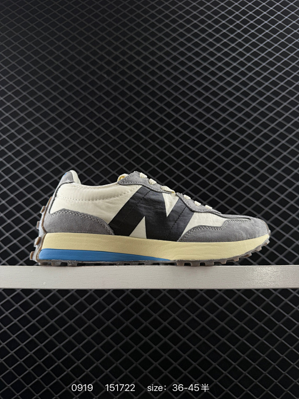 110 ✅New Balance MS327 NB复古休闲运动慢跑鞋 以更纯粹的复古风格设计打造的全新造型 侧身还以解构设计 将 N 字标志以做旧压花样式呈现 官方货号:U327FF 尺码:36 37
