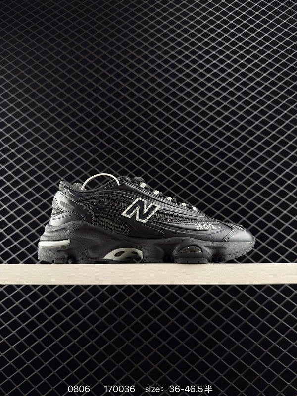 180 新百伦New Balance 1000 系列低帮复古老爹风休闲运动跑步鞋 New Balance 在不同配色上其鞋面材质呈现不同感觉，无论是运动风抑或是高级质感，都让人能够有更多种选择 货号：