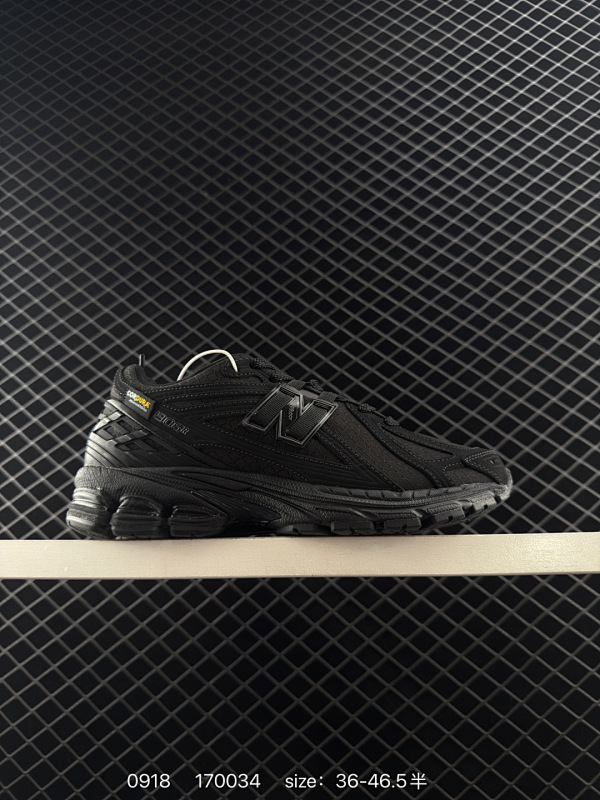 170 New Balance/新百伦 原装档案原数据纸版楦型，采用无色差校准(正确色卡!!)环保天空革拼接原装透气网眼织物鞋面材质，T-Beam大底提供足步弓支撑，保持步态稳定，后跟搭载外露缓震胶❗