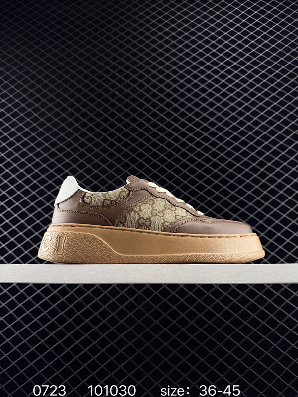 150 GUCCI/古驰 原装雪梨形超软沙绒纸团，正确抓绒毛巾绒内里及硬质皮革灌塑PU乳胶脚垫，纯手工轻度做旧效果双层TPR组合鞋底，饰金属双G椭圆形珐琅细节❗️贵族学院风意大利时装奢饰品牌·古驰