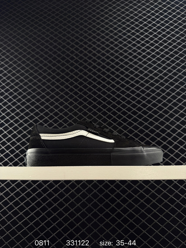 110 万斯 VANS SK8-LOW 经典款  小红书爆款‼️低帮休闲帆布拼接硫化板鞋 工艺：硫化1:1（重量1:1、真标、原钢印、材质标、鞋型标、合格证）