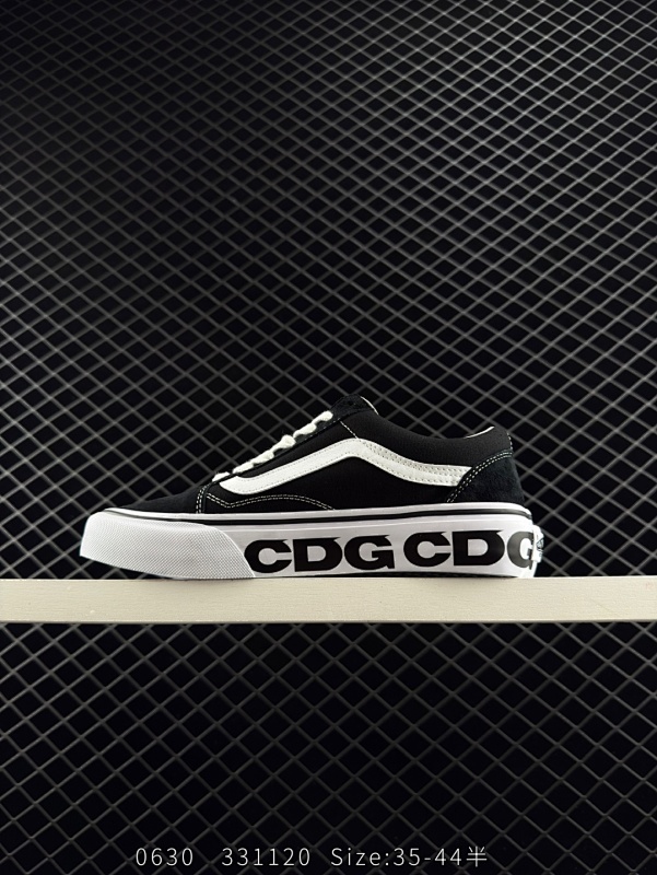 100 小红书爆款 正确版出货‼️ Comme des Garcons x Vans Slip-On  CDG 川久保玲万斯联名限定 高端支线  满印涂鸦 低帮休闲帆布鞋  原鞋开发 EVB钢印 双尾