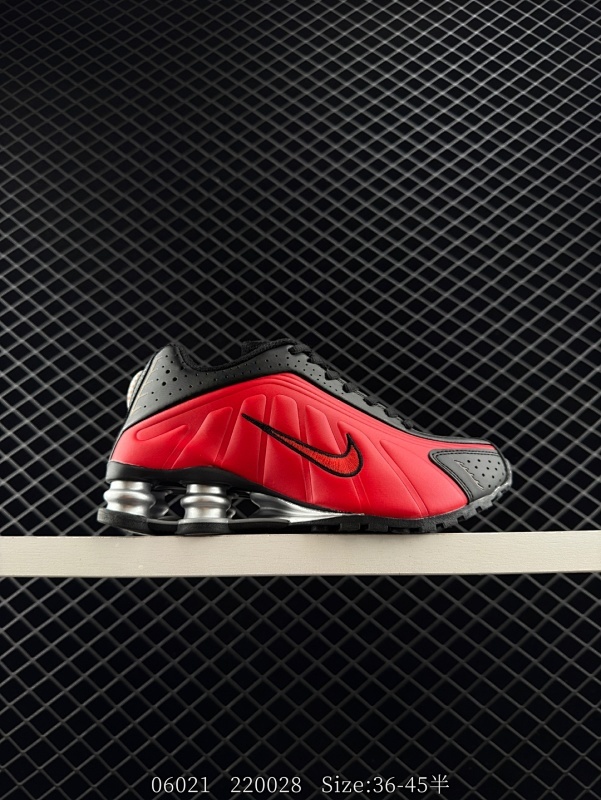 140 【新品】耐克 Nike Shox R4 科技感运动鞋。金属质感鞋面 + 超大气柱 球鞋！Nike Shox R4上脚超炫酷Nike Shox R4十年经典鞋款，复古与现代的完美融合，款结合