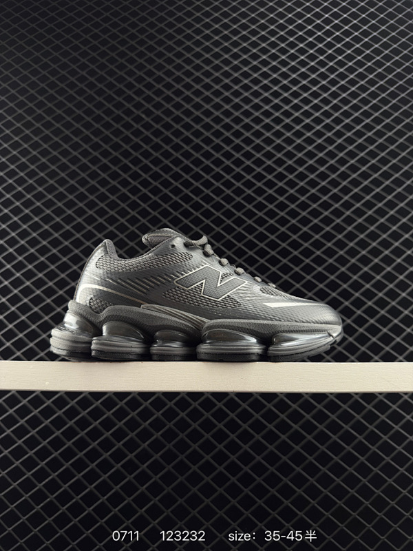 160 Joe Freshgoods x New Balance U2000ZGB联名款 复古休闲运动慢跑鞋  鞋款灵感源自设计师本人对夏日的怀日回忆。鞋面大身由空间双格及磨砂鞋面拼接而生，配以柔和、