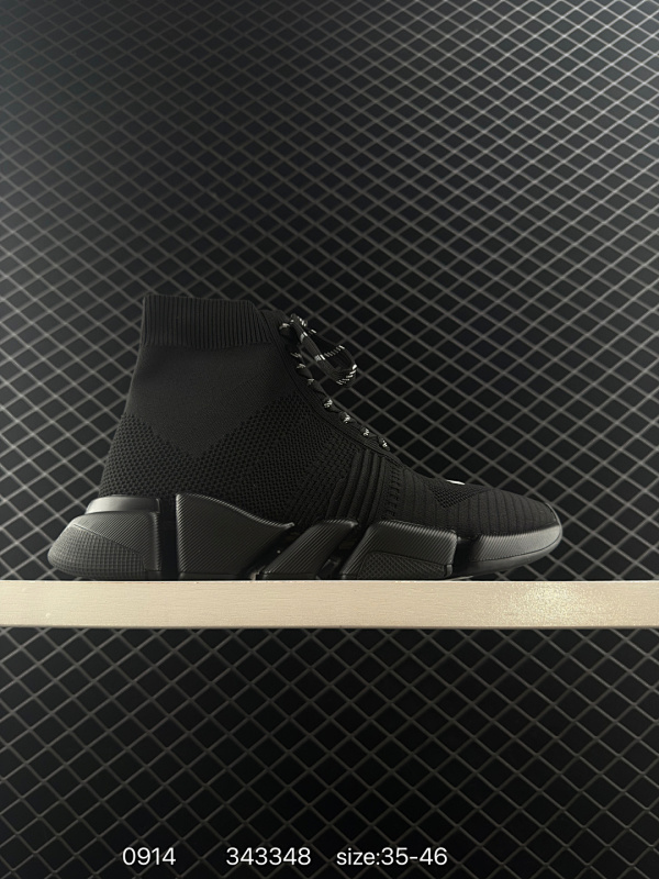 240 巴黎世家Balenciaga 巴黎袜子鞋 太多的词汇来形容这款鞋子了 轻便 舒适穿着方便让它备受青睐 更是各大明星们的最爱 如果说之前的袜子鞋不够运动 那么这双20春季新款 增加了气垫的设计更