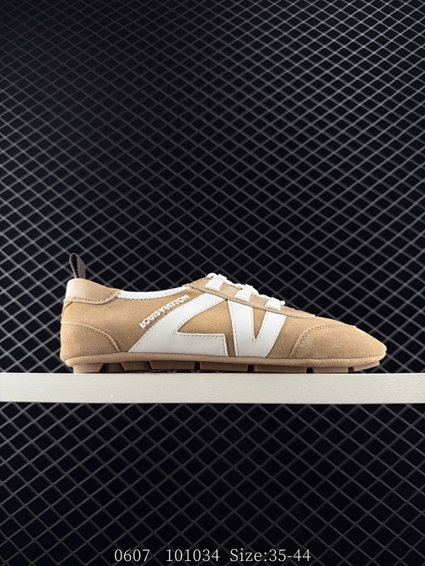 170 【新品公司级】路易威登 LV TRAINER SNEAKER 2028年新款芭蕾舞鞋 训练鞋 Chill 感时髦尖子生LV25复古芭蕾舞德训鞋复古德训运动休闲板鞋，鞋设计特点‌，融合芭蕾舞