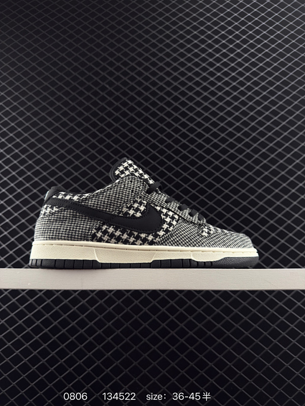 110 耐克Nike SB Dunk Low 扣篮系列 复古低帮休闲运动滑板板鞋。采用脚感柔软舒适ZoomAir气垫，有效吸收滑板等极限运动在落地时带来的冲击力，为街头运动者们提供更好的保护。 货号：