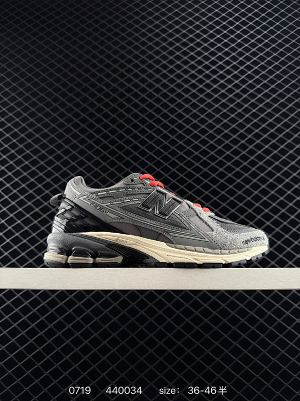 170 公司级✅New Balance M1906系列复古单品宝藏老爹鞋款 公司级版本复古元素叠加 质感超级棒 楦版型材料细节做工精细 作为NB最经典的档案鞋型之一 与2002一样，1906有着NB最
