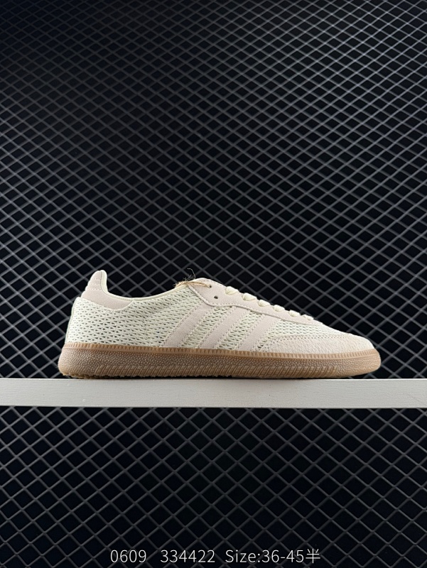 110 adidas Originals Gazelle INdoor 三叶草休闲防滑耐磨低帮板鞋 鞋头出色设计 塑就出众贴合感 稳固的后跟贴合足部曲线设计 软弹舒适 不易磨脚 橡胶鞋底配合防滑纹路设