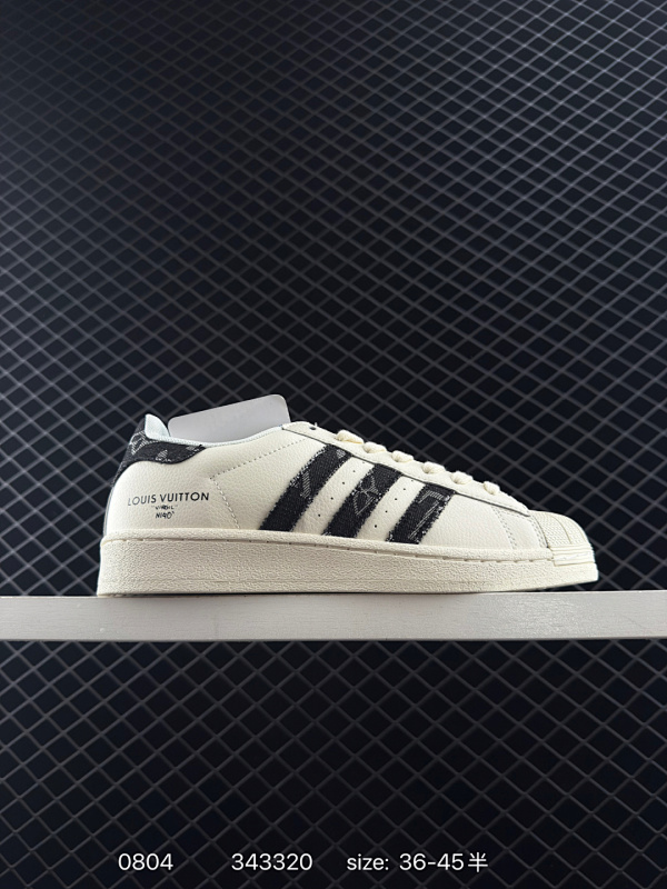 100 阿迪达斯AD Originals Superstar 经典贝壳头休闲板鞋 纯原鞋楦 立体LOGO 国内最高工艺 原装超软一体蓝底 头层抗裂牛皮 原厂数据密度鞋带 鞋舌3D高频版  尺码：36～