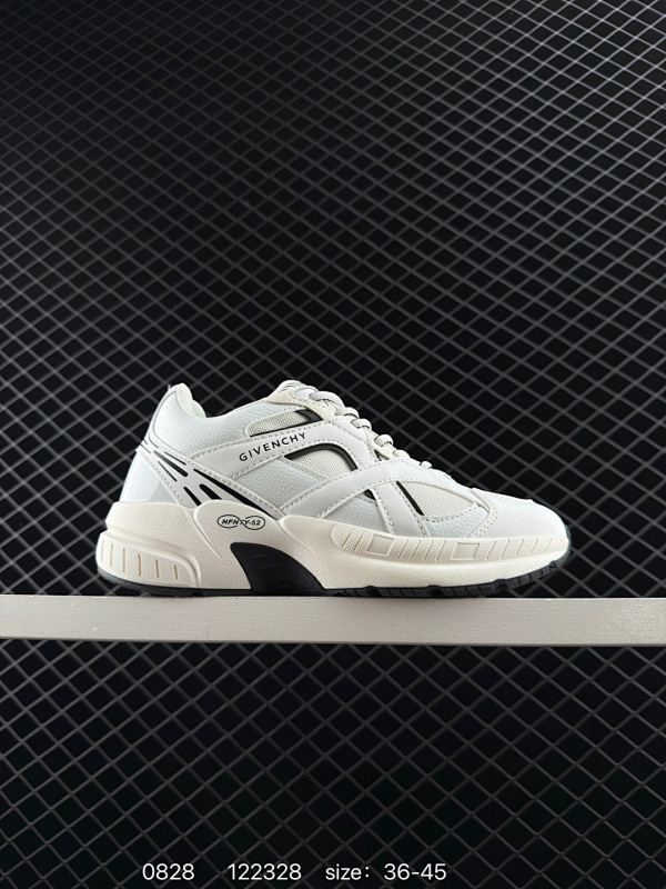 140 纪梵希Givenchy 休闲百搭，网红爆款！引爆的主推款面料全面精梳，高密触感，亲肤舒适，此款印花工艺成本要求极高。工艺精湛，细腻饱满，色彩层次分明。成为街上最亮的那个仔，更是别人眼中一道风景