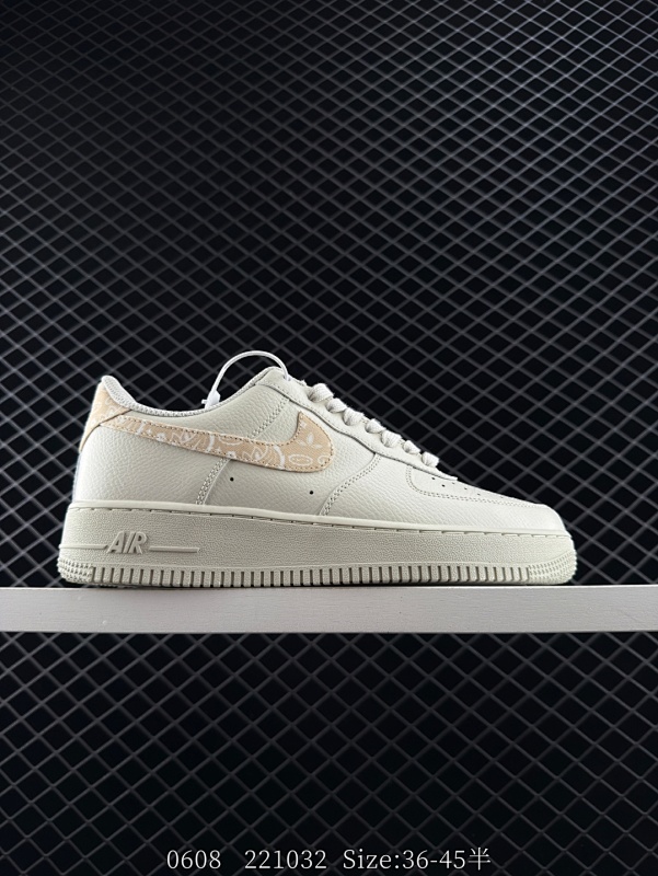 160 公司级✅耐克Nike Air Force 1“07空军一号低帮百搭休闲运动板鞋。柔软、弹性十足的缓震性能和出色的中底设计，横跨复古与现代的外型结合，造就出风靡全球三十多年的Force 1 货号
