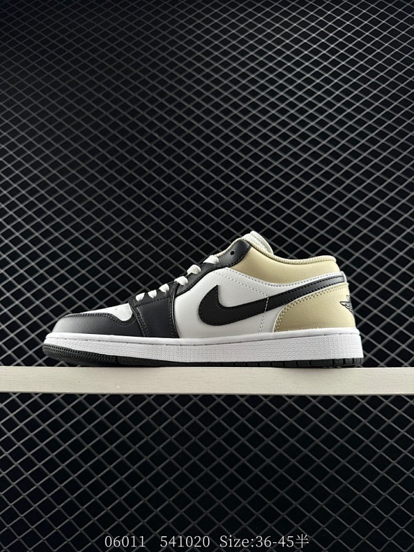 100 Air Jordan 1 Low 低帮 黑白黄 AJ1 乔丹1代 aj1 乔1 低邦 黑白黄 乔丹篮球鞋系列 鞋身整体采用白色皮革打造，搭配黑色框架覆盖层，鞋身两侧Swoossh Logo以黑
