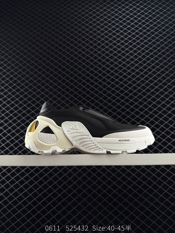 160 阿迪达斯Adidas Wonder Runner Turbo 阿迪达斯 厚底运动训练跑步鞋设计充满未来机械感 低帮造型非常百搭 无论是运动裤还是休闲牛仔裤都能轻松驾驭 鞋面采用透气网布 长时间