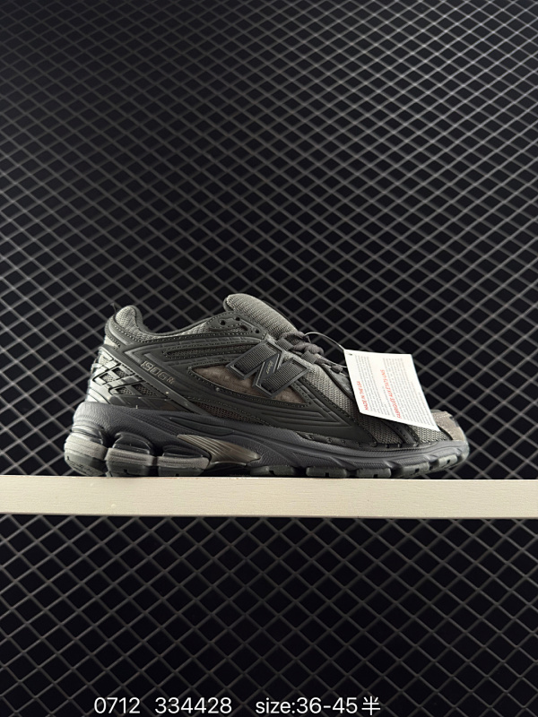 140 公司级✅New Balance M1906系列 复古单品宝藏老爹鞋款 公司级版本 复古元素叠加 质感超级棒  楦版型材料细节做工精细  作为NB最经典的档案鞋型之一  与2002一样，19