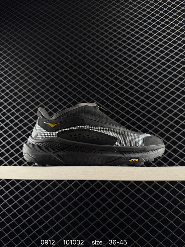 160 HOKA/霍卡 升级原楦原纸版开发版型，采用热熔透气网孔科技鞋面材质，搭载轻量化材料超轻量泡棉中底，外置V版橡胶防滑黄金大底❗️专为越野跑者设计，美国新兴跑鞋品牌Hoka One One Ma