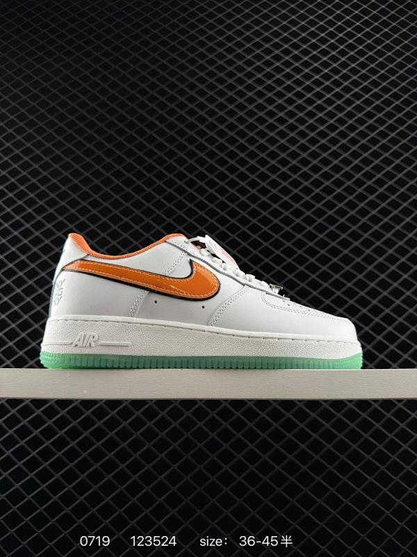 120 真标✅耐克Nike Air Force 1“07空军一号低帮百搭休闲运动板鞋。柔软、弹性十足的缓震性能和出色的中底设计，横跨复古与现代的外型结合，造就出风靡全球三十多年的Force 1。 货号