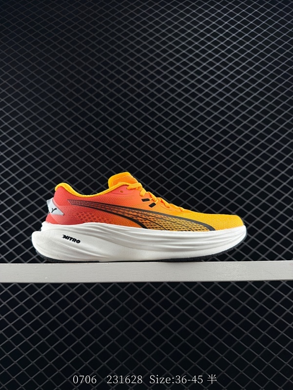 140 PUMA/彪马 原楦原纸版开发版型，采用人体工程学网织结构鞋面材质，中底采用双层式 NITRO 氮气科技中底，外置超轻耐磨底片❗️彪马Puma Deviate NITRO Elite Ma