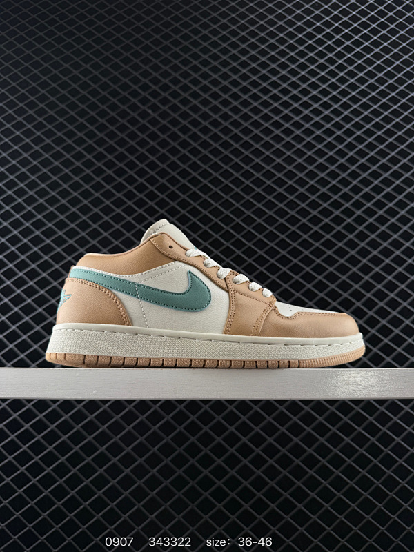 110 Air Jordan 1 Low "Panda" 低帮 熊猫黑白 AJ1 乔丹1代 aj1 乔1 低邦 黑白 乔丹篮球鞋系列 鞋款采用纯白皮质面料打造鞋面，搭配黑色框架点缀，使鞋款呈现出经典的